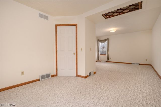 1389 N Milburn Square NE, Bolivar, OH 44612