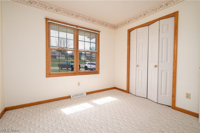 1389 N Milburn Square NE, Bolivar, OH 44612