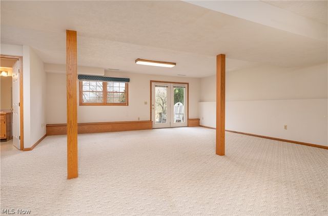 1389 N Milburn Square NE, Bolivar, OH 44612