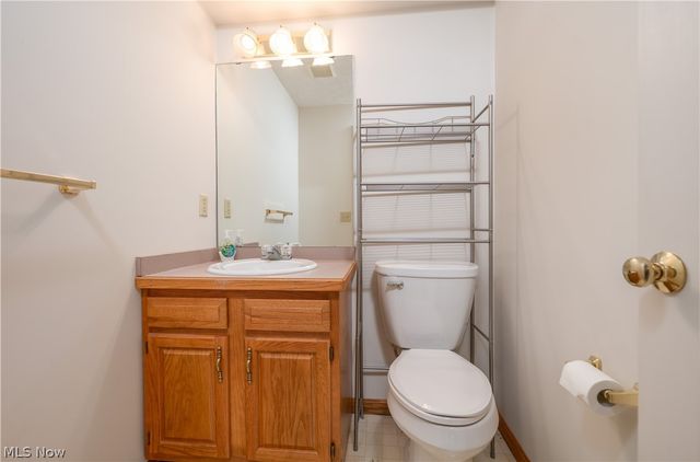 1389 N Milburn Square NE, Bolivar, OH 44612