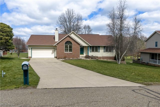 1389 N Milburn Square NE, Bolivar, OH 44612