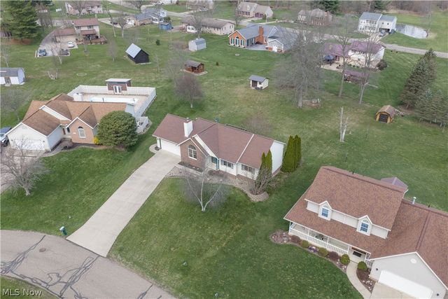 1389 N Milburn Square NE, Bolivar, OH 44612