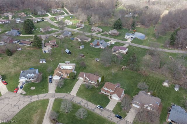 1389 N Milburn Square NE, Bolivar, OH 44612