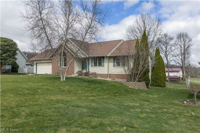 1389 N Milburn Square NE, Bolivar, OH 44612