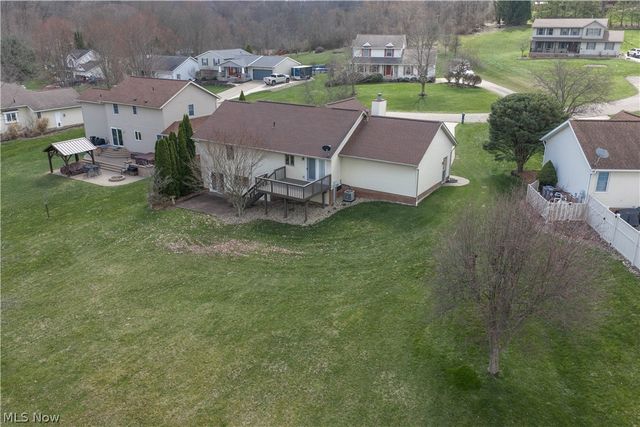 1389 N Milburn Square NE, Bolivar, OH 44612