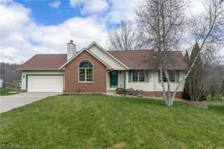 1389 N Milburn Square NE, Bolivar, OH 44612