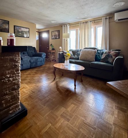 93 Marguerite St, Chicopee, MA 01020