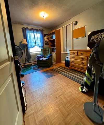 93 Marguerite St, Chicopee, MA 01020