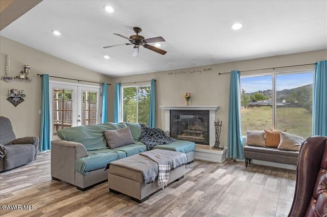 20924 Brentwood Drive, Tehachapi, CA 93561