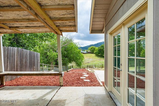 20924 Brentwood Drive, Tehachapi, CA 93561