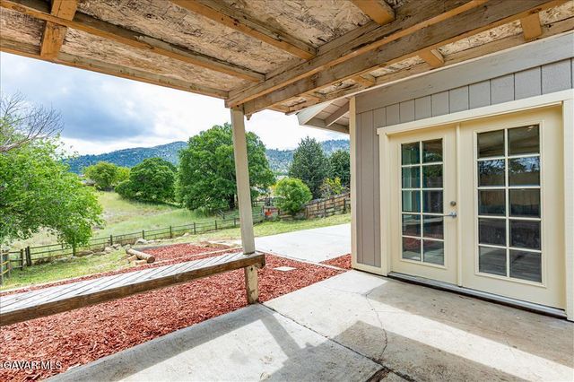 20924 Brentwood Drive, Tehachapi, CA 93561