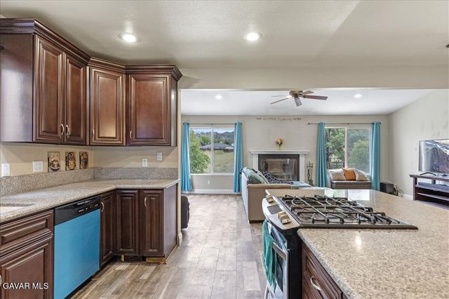 20924 Brentwood Drive, Tehachapi, CA 93561