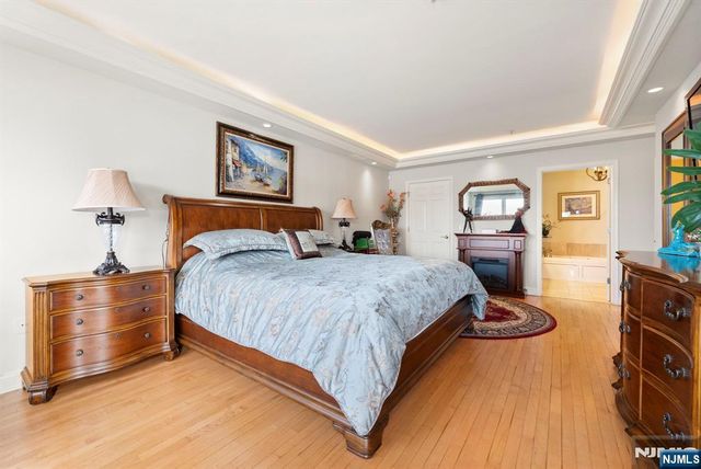 108 The Promenade 108, Edgewater, NJ 07020