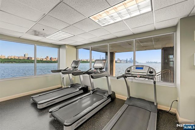 108 The Promenade 108, Edgewater, NJ 07020