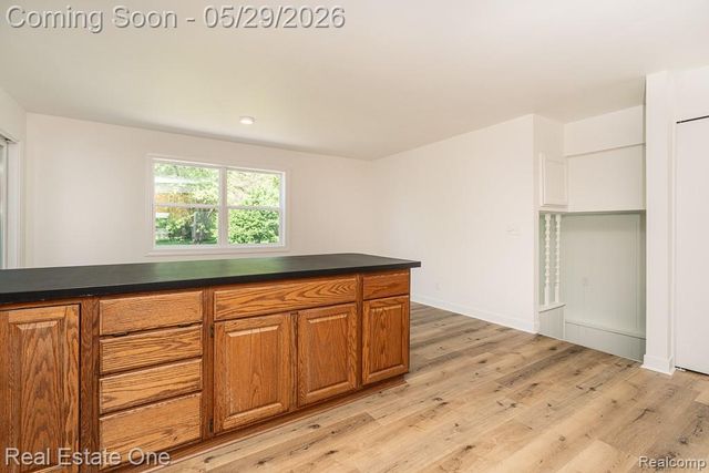 1056 Adams Road, Burton, MI 48509