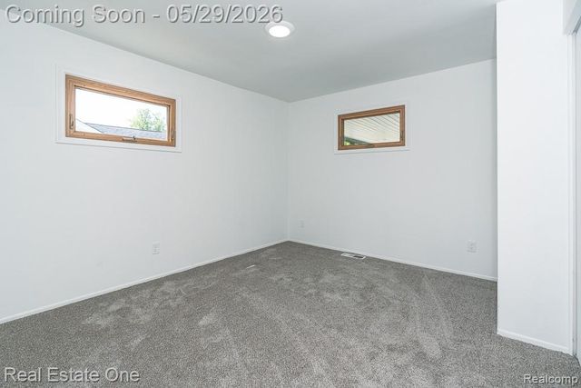 1056 Adams Road, Burton, MI 48509