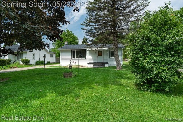 1056 Adams Road, Burton, MI 48509