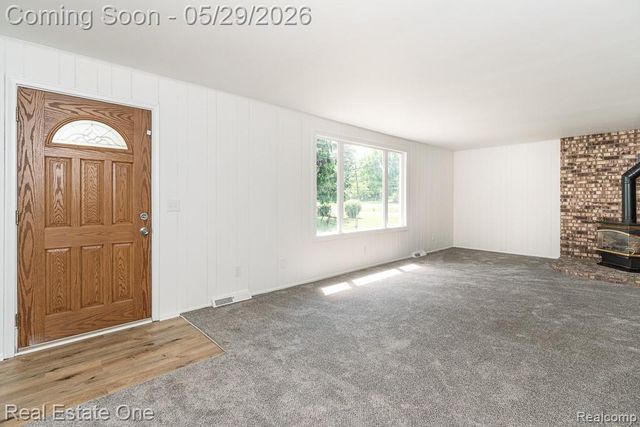 1056 Adams Road, Burton, MI 48509