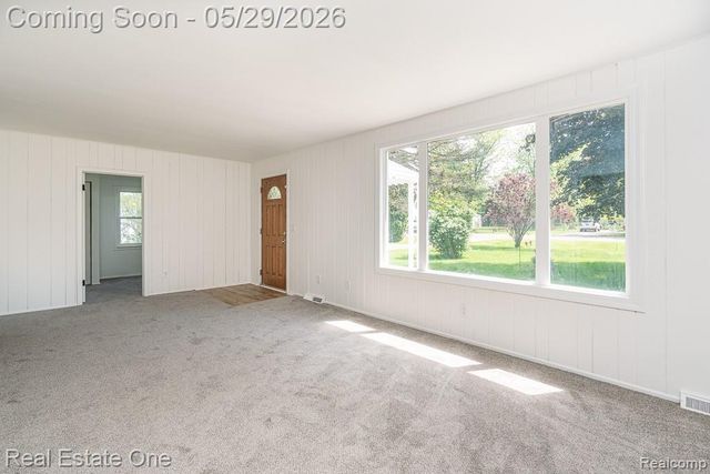 1056 Adams Road, Burton, MI 48509