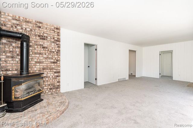 1056 Adams Road, Burton, MI 48509