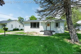1056 Adams Road, Burton, MI 48509