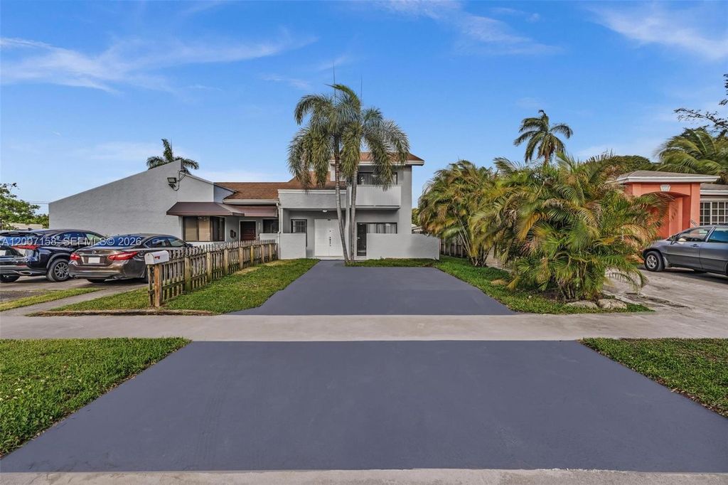 14212 NE 4th Ave, Miami, FL 33161