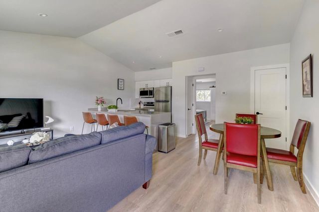 1205 Hollow creek DR 202, Austin, TX 78704