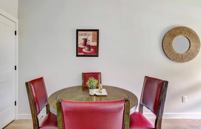 1205 Hollow creek DR 202, Austin, TX 78704