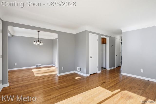 3525 Westwood Street, Dearborn, MI 48124