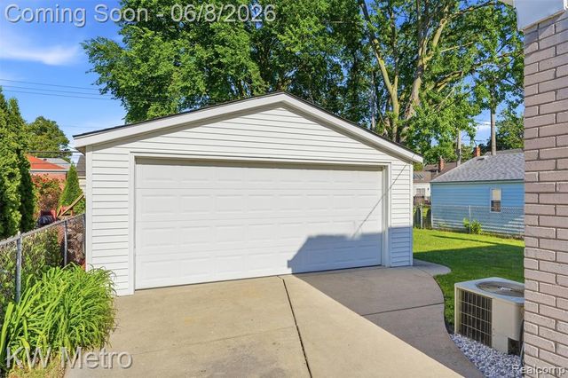 3525 Westwood Street, Dearborn, MI 48124