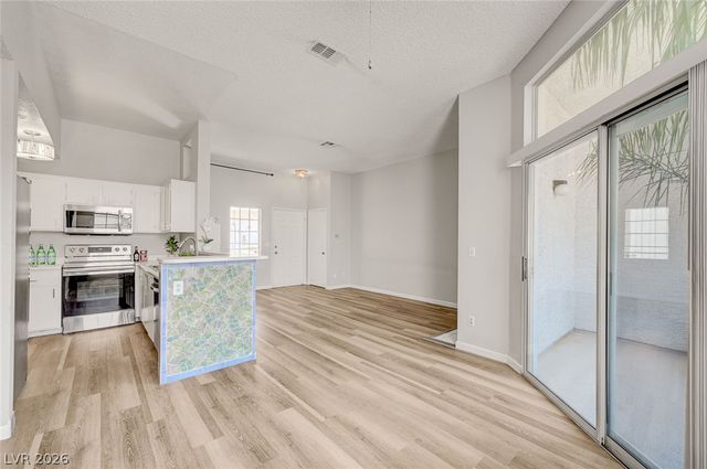 3150 Soft Breezes Drive 2053, Las Vegas, NV 89128