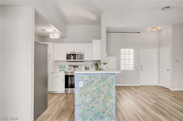 3150 Soft Breezes Drive 2053, Las Vegas, NV 89128