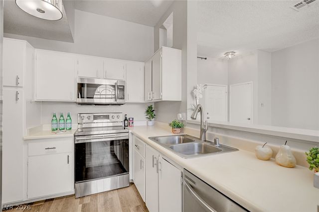 3150 Soft Breezes Drive 2053, Las Vegas, NV 89128