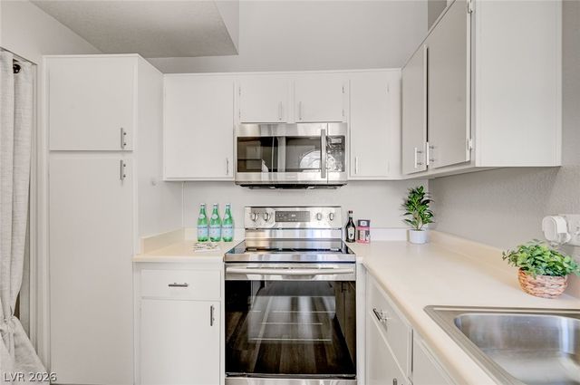 3150 Soft Breezes Drive 2053, Las Vegas, NV 89128