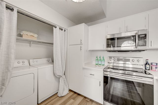 3150 Soft Breezes Drive 2053, Las Vegas, NV 89128