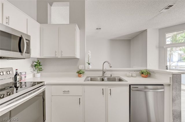 3150 Soft Breezes Drive 2053, Las Vegas, NV 89128