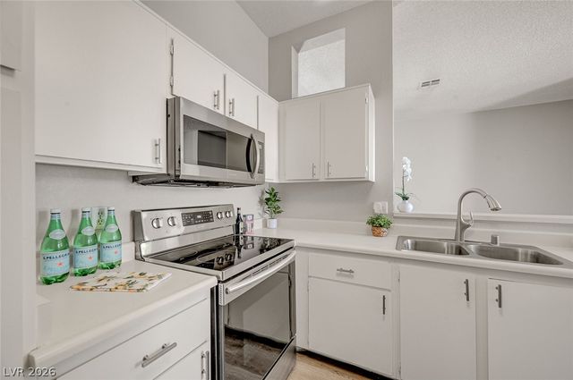 3150 Soft Breezes Drive 2053, Las Vegas, NV 89128