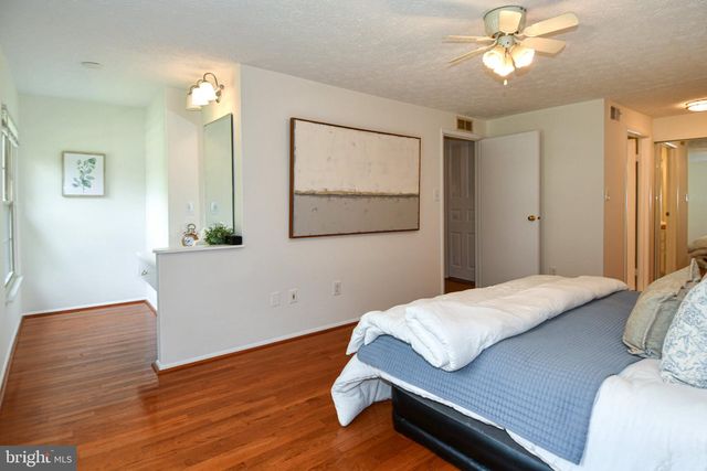 13985 CABELLS MILL DR, Centreville, VA 20120