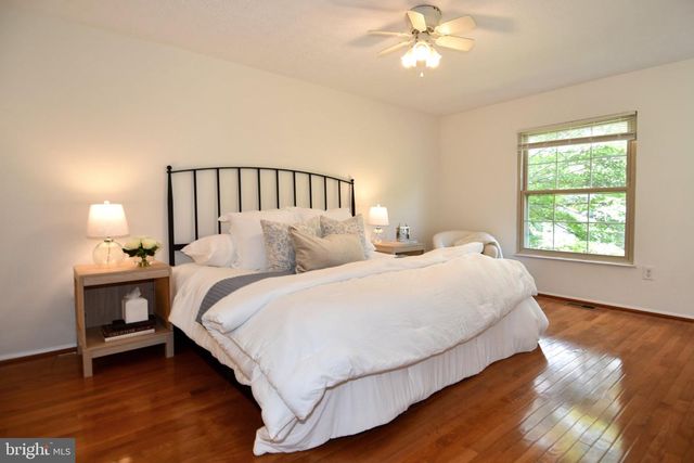 13985 CABELLS MILL DR, Centreville, VA 20120