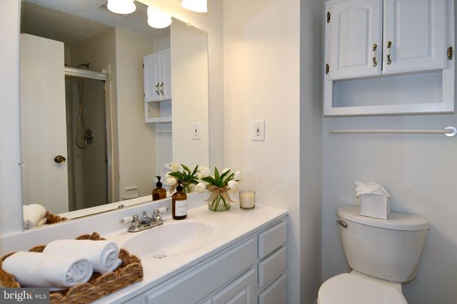13985 CABELLS MILL DR, Centreville, VA 20120