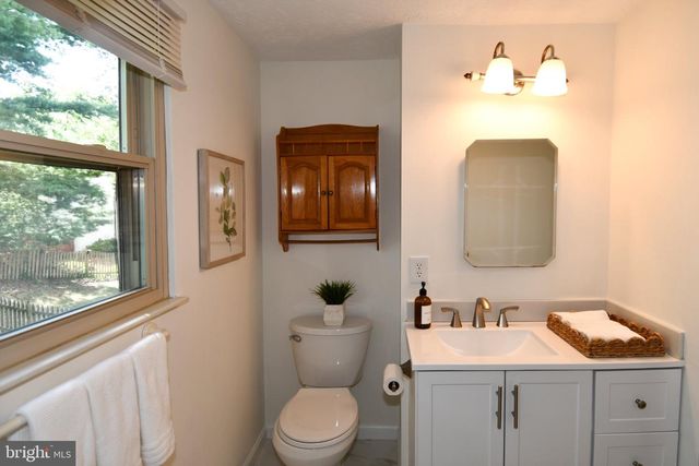 13985 CABELLS MILL DR, Centreville, VA 20120