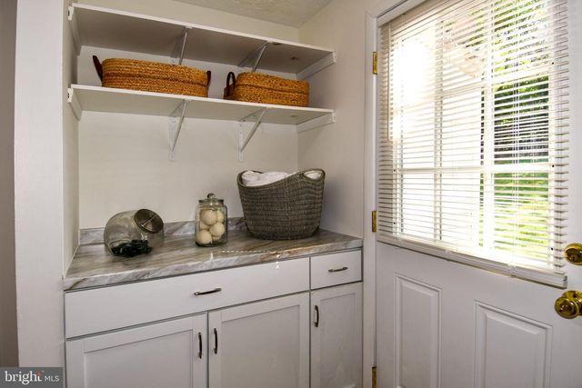 13985 CABELLS MILL DR, Centreville, VA 20120