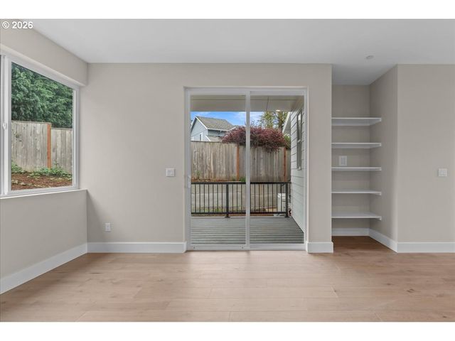 9822 Sw 34th Pl, Portland, OR 97219