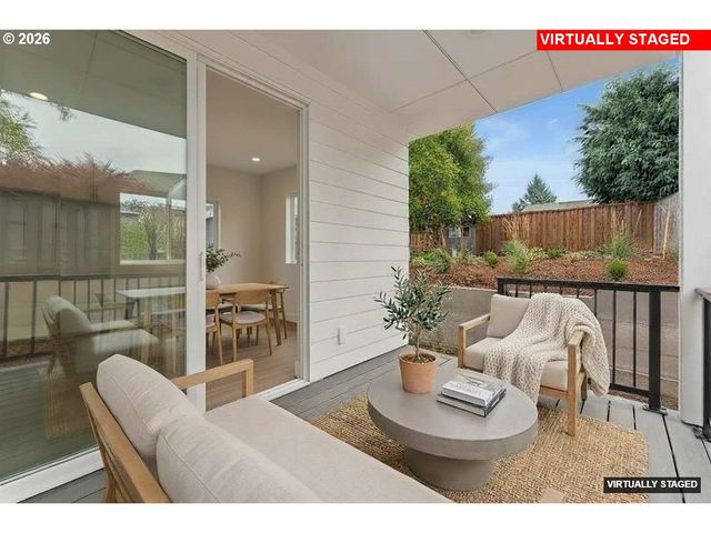 9822 Sw 34th Pl, Portland, OR 97219