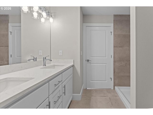 9822 Sw 34th Pl, Portland, OR 97219