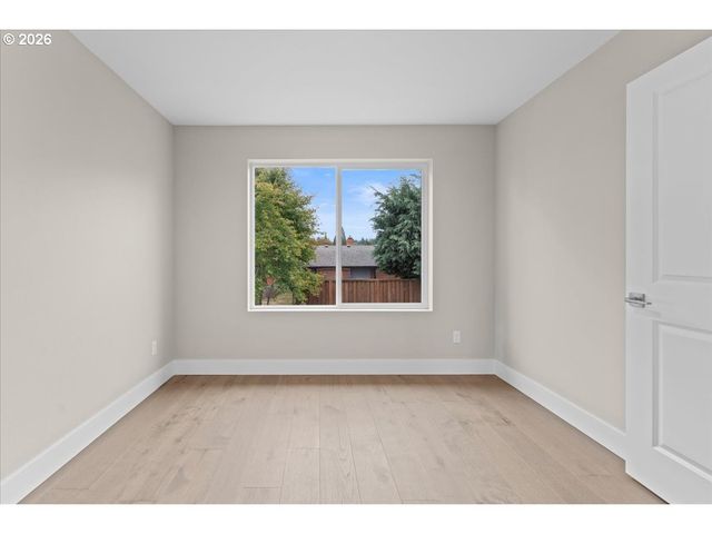 9822 Sw 34th Pl, Portland, OR 97219