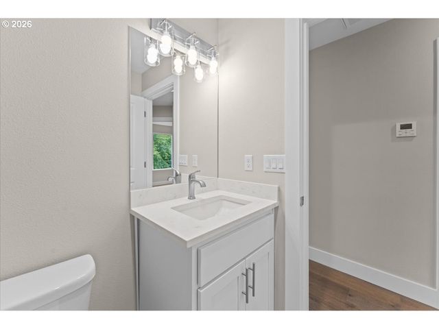 9822 Sw 34th Pl, Portland, OR 97219