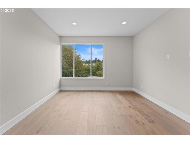 9822 Sw 34th Pl, Portland, OR 97219