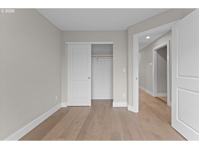 9822 Sw 34th Pl, Portland, OR 97219