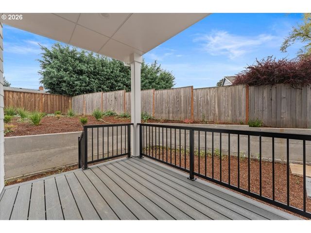 9822 Sw 34th Pl, Portland, OR 97219